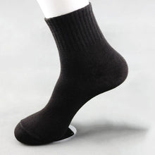 Load image into Gallery viewer, Men&#39;s Solid Color  Sock Black

