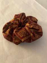 Load image into Gallery viewer, 1 Pair Garnet and Gold Scrunchies
