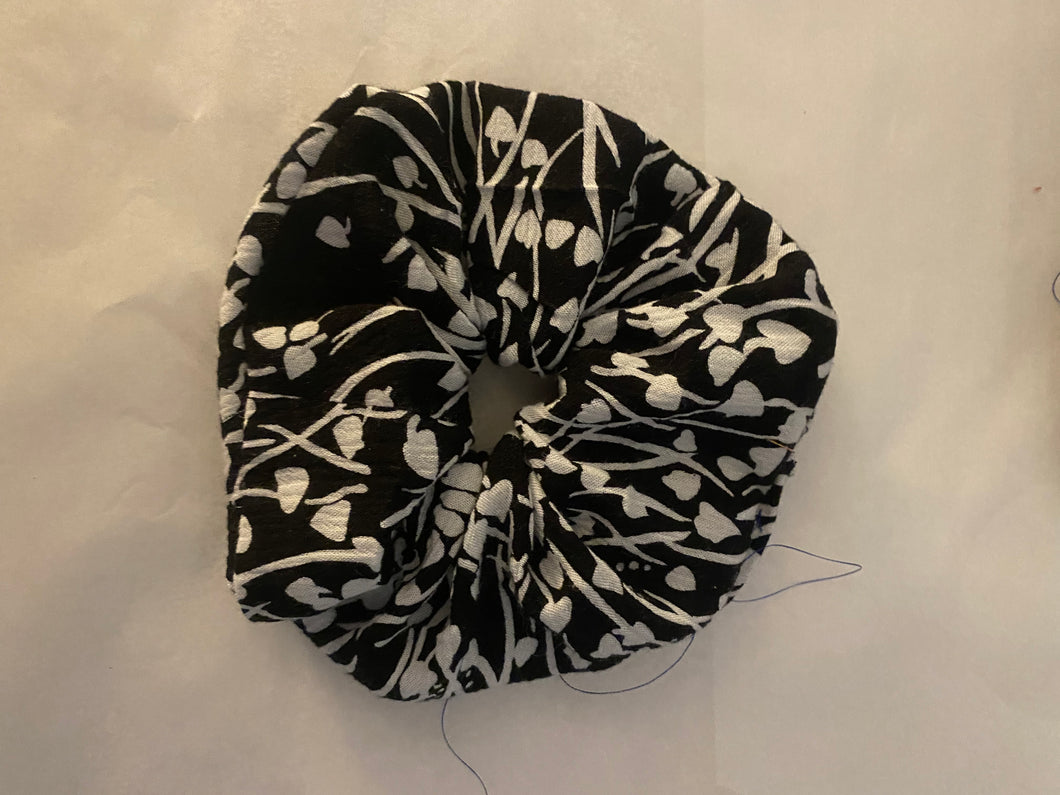 Black and White Floral Pattern Scrunchie Ponytail Holder